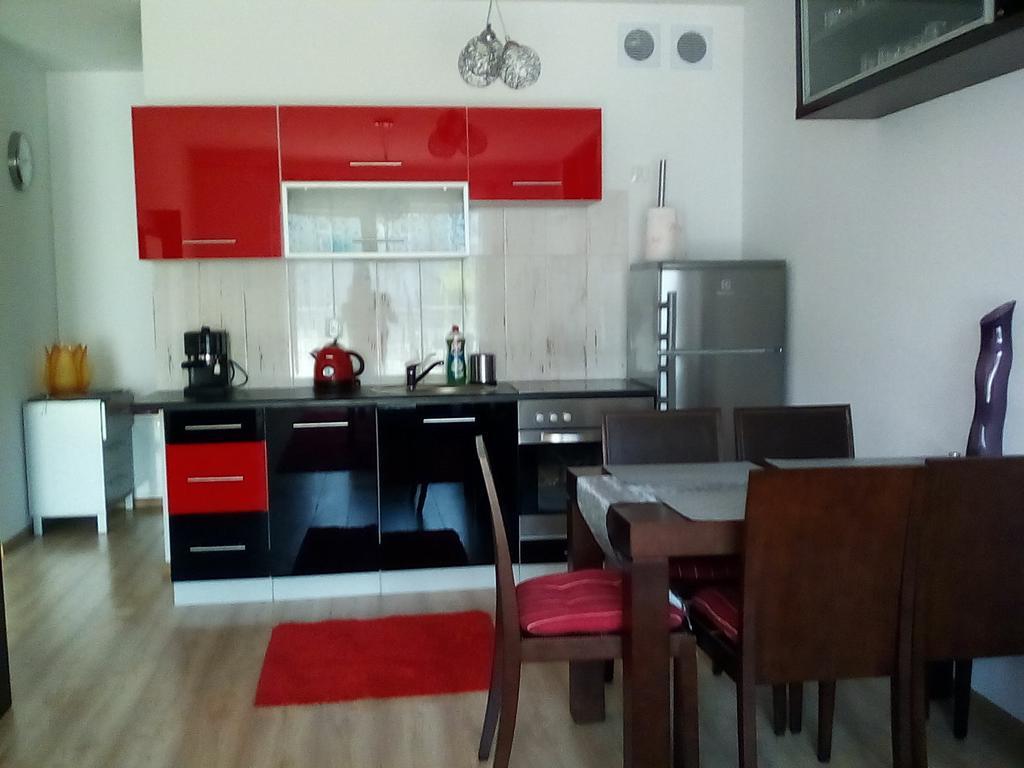 Апартаменты Karmazynowy Apartament Nad Morzem Колобжег Экстерьер фото